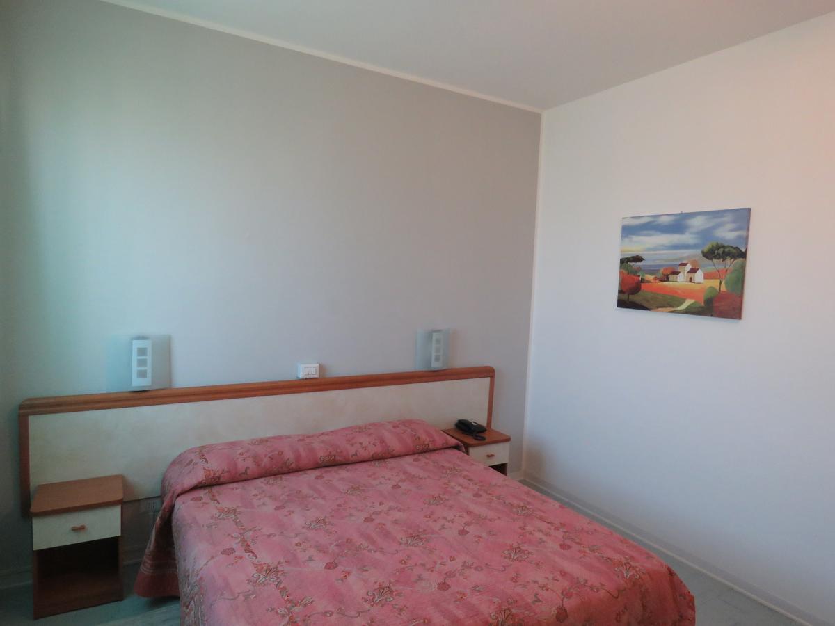 פורלי Hotel Marta מראה חיצוני תמונה