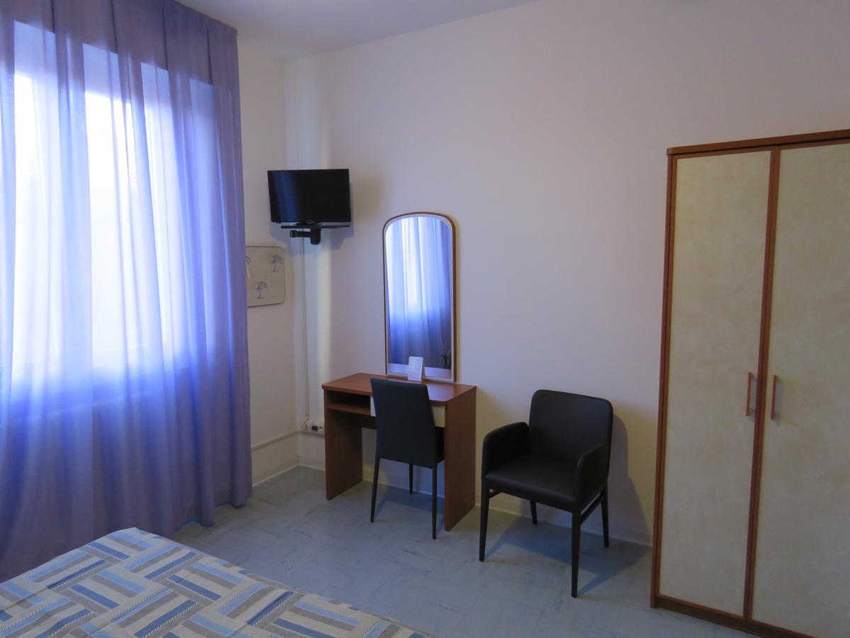 פורלי Hotel Marta מראה חיצוני תמונה
