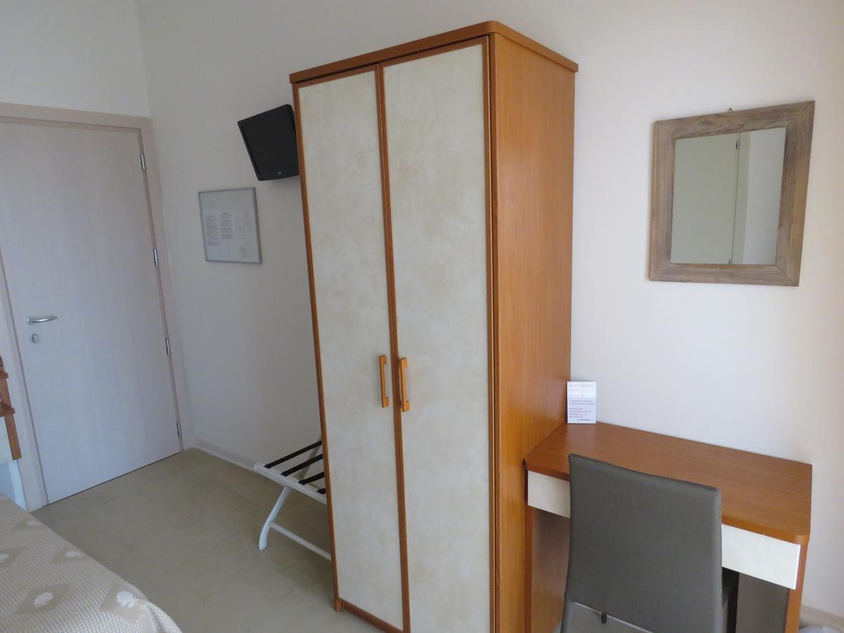 פורלי Hotel Marta מראה חיצוני תמונה