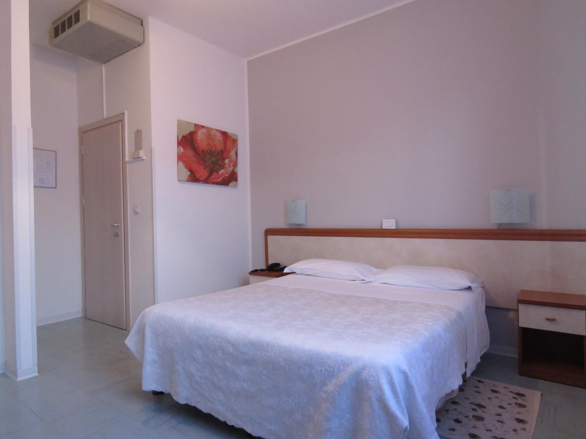 פורלי Hotel Marta מראה חיצוני תמונה